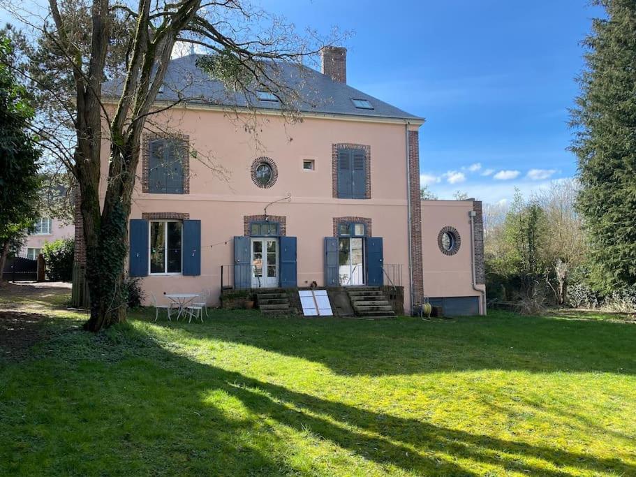 Maison Leocha Sablons-sur-Huisne Exterior foto